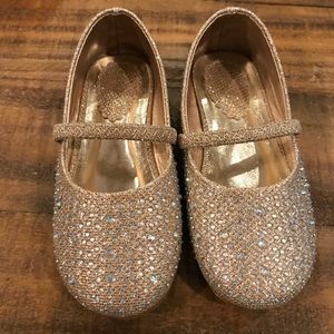 New gold shoes, toddler 9